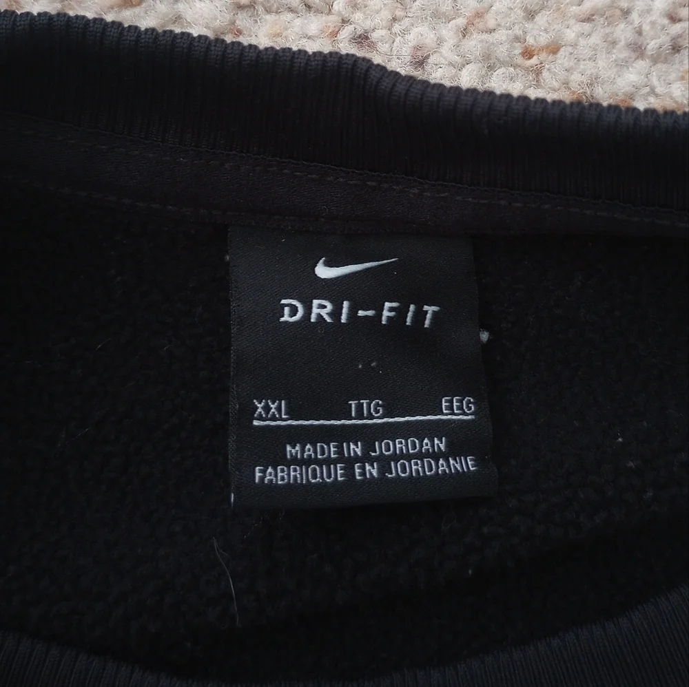 Nike Dri-Fit Crewneck - Picture 4 of 4